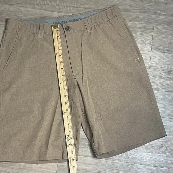 Under Armour UA Match Play Showdown Vented Golf Shorts Beige Mens 36 Performance - Picture 6 of 8